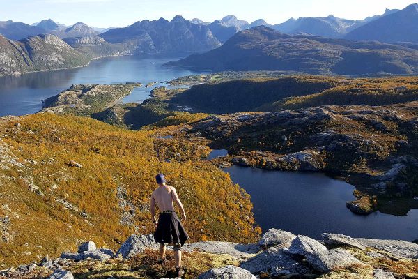 guided summit hike litltind bodø northern norway